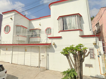 HERMOSA CASA EN REMATE EN LA NUEVA SANTA MARÍA, AZCAPOTZALCO