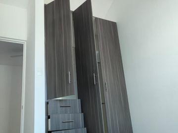 MODERNA FUNCIONAL 3REC 2,5 BAÑOS ESTUDIO ALBERCA Y VIGILANCIA 24/7 PEGADA AL JUNIPERO A LA ALTURA DE CARL´S JUNIOR