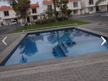 MODERNA FUNCIONAL 3REC 2,5 BAÑOS ESTUDIO ALBERCA Y VIGILANCIA 24/7 PEGADA AL JUNIPERO A LA ALTURA DE CARL´S JUNIOR