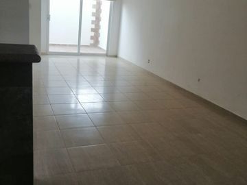 MODERNA FUNCIONAL 3REC 2,5 BAÑOS ESTUDIO ALBERCA Y VIGILANCIA 24/7 PEGADA AL JUNIPERO A LA ALTURA DE CARL´S JUNIOR
