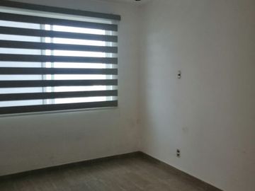 MODERNA FUNCIONAL 3REC 2,5 BAÑOS ESTUDIO ALBERCA Y VIGILANCIA 24/7 PEGADA AL JUNIPERO A LA ALTURA DE CARL´S JUNIOR