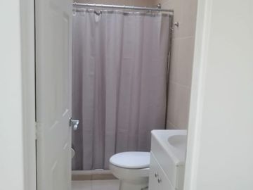 MODERNA FUNCIONAL 3REC 2,5 BAÑOS ESTUDIO ALBERCA Y VIGILANCIA 24/7 PEGADA AL JUNIPERO A LA ALTURA DE CARL´S JUNIOR