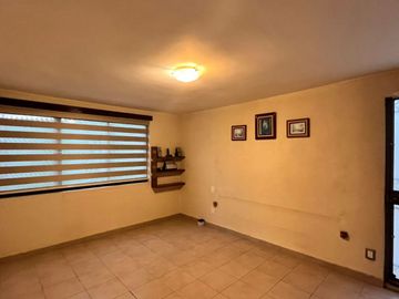 CASA EN VENTA BIEN UBICADA SATELITE NAUCALPAN