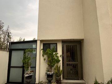 CASA EN VENTA BIEN UBICADA SATELITE NAUCALPAN