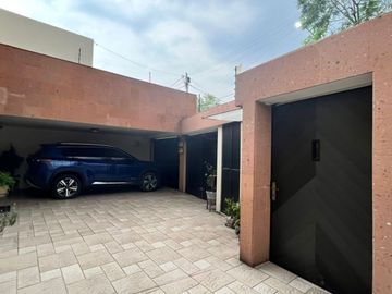 CASA EN VENTA BIEN UBICADA SATELITE NAUCALPAN