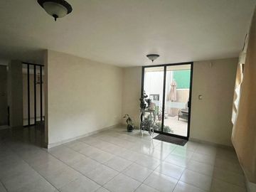 CASA EN VENTA BIEN UBICADA SATELITE NAUCALPAN