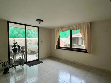 CASA EN VENTA BIEN UBICADA SATELITE NAUCALPAN