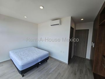 Departamento amueblado en renta con 2 Hab, 2 Baños en Piamontés, Queretaro, Mexico.