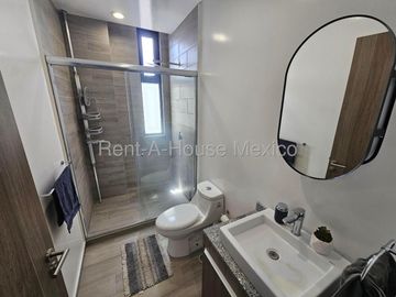 Departamento amueblado en renta con 2 Hab, 2 Baños en Piamontés, Queretaro, Mexico.