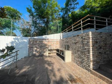 Casa en venta en El Mirador La Calera, Puebla con 10 recámaras y amplio terreno