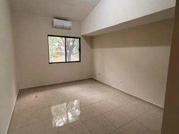 CASA EN SAN PEDRO GARZA EN MONTERREY MUY AMPLIA, ACABADOS DE LUJO, CUENTA CON TODOS LOS SERVICIOS Y AMENIDADES.