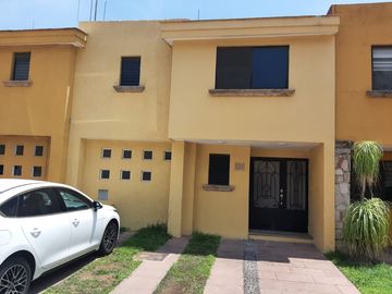 CASA EN RENTA EN CIUDAD GRANJA