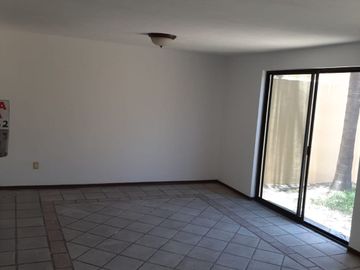 CASA EN RENTA EN CIUDAD GRANJA