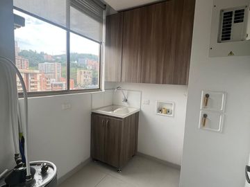 ARRIENDO APARTAMENTO 3 HABITACIONES SECTOR POBLADO MEDELLIN