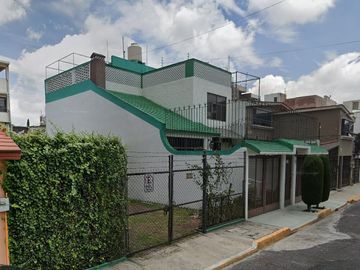 HERMOSA CASA EN LA ESCALERA, GUSTAVO A. MADERO, EN REMATE