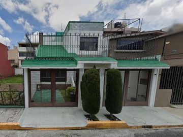 HERMOSA CASA EN LA ESCALERA, GUSTAVO A. MADERO, EN REMATE