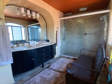 VENDO HERMOSA CASA EN BOSQUE DE LA HERRADURA