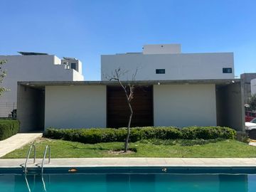 CASA EN VENTA ZONA SOLARES... PARQUES VALLARTA