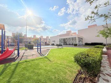 Casa en renta con 3 Hab, 3 Baños en Altos del Marques, Queretaro, Mexico.