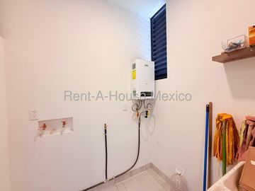 Casa en renta con 3 Hab, 3 Baños en Altos del Marques, Queretaro, Mexico.