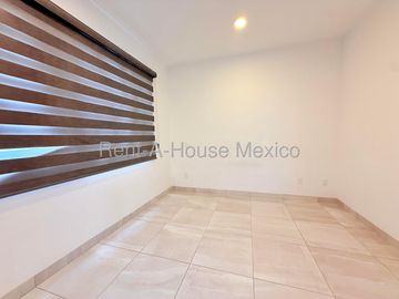 Casa en renta con 3 Hab, 3 Baños en Altos del Marques, Queretaro, Mexico.