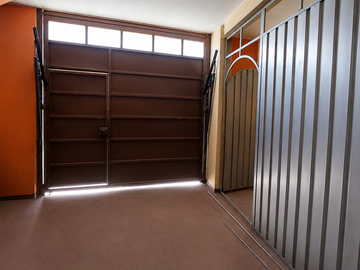 🏪✨ ¡OPORTUNIDAD ÚNICA DE ALQUILER DE 2 LOCALES MAS VIVIENDA EN MARIANO MELGAR! ✨🏪