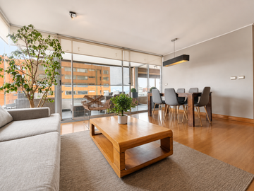 Se Vende Espacioso Y Remodelado 2d+2estacion. Providencia