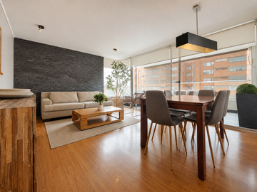 Se Vende Espacioso Y Remodelado 2d+2estacion. Providencia