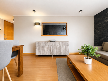 Se Vende Espacioso Y Remodelado 2d+2estacion. Providencia