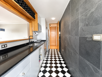 Se Vende Espacioso Y Remodelado 2d+2estacion. Providencia