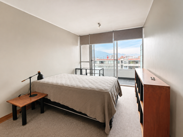 Se Vende Espacioso Y Remodelado 2d+2estacion. Providencia