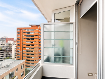 Se Vende Espacioso Y Remodelado 2d+2estacion. Providencia