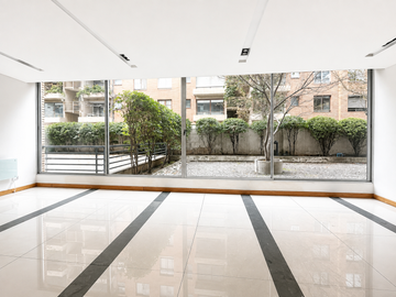 Se Vende Espacioso Y Remodelado 2d+2estacion. Providencia