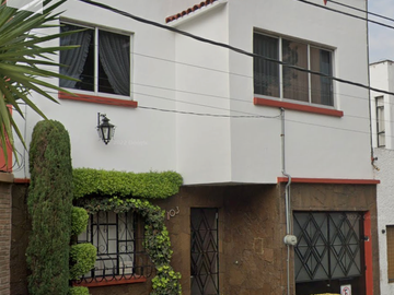 HERMOSA CASA EN CLAVERIA, AZCAPOTZALCO, EN REMATE
