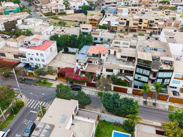 OPORTUNIDAD | Casa como terreno en venta en La Aurora, Miraflores | 301 m² | US$499,000