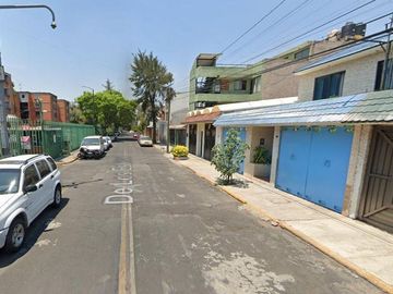 CASA EN REMATE EN ACUEDUCTO DE GUADALUPE, GUSTAVO A. MADERO