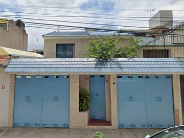 CASA EN REMATE EN ACUEDUCTO DE GUADALUPE, GUSTAVO A. MADERO