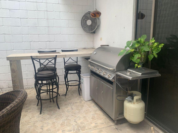 CASA EN SAN PEDRO GARZA EN MONTERREY MUY AMPLIA, ACABADOS DE LUJO, CUENTA CON TODOS LOS SERVICIOS Y AMENIDADES.