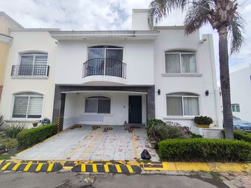 Se renta casa cerca de plaza Real Center en Zapopan