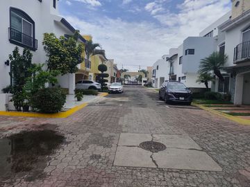 Se renta casa cerca de plaza Real Center en Zapopan