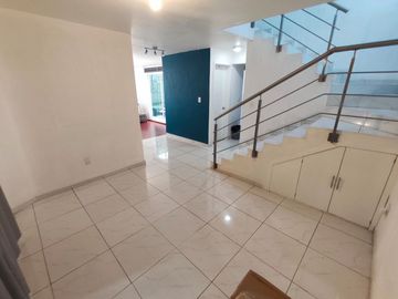 Se renta casa cerca de plaza Real Center en Zapopan