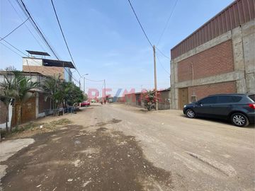 Venta De Local Industrial De 800Mt