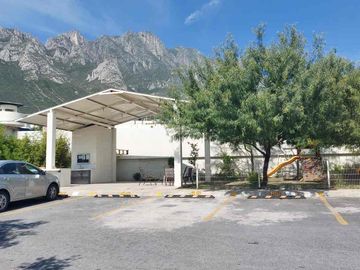 Departamento en venta en Santa Catarina, valle Poniente