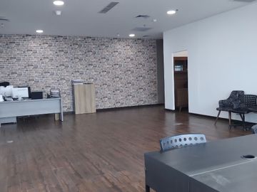 OFFICE SPACE PREMIUM HIGH FLOOR SOHO CAPITAL STRATEGIS MEWAH TERINTEGRASI MALL SEMI FURNISHED SIAP PAKAI