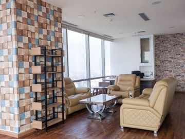 OFFICE SPACE PREMIUM HIGH FLOOR SOHO CAPITAL STRATEGIS MEWAH TERINTEGRASI MALL SEMI FURNISHED SIAP PAKAI