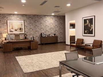 OFFICE SPACE PREMIUM HIGH FLOOR SOHO CAPITAL STRATEGIS MEWAH TERINTEGRASI MALL SEMI FURNISHED SIAP PAKAI