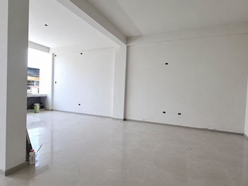 LOCAL COMERCIAL EN ALQUILER – AV. LAS FLORES | CERRO COLORADO