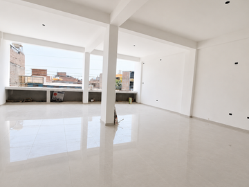 LOCAL COMERCIAL EN ALQUILER – AV. LAS FLORES | CERRO COLORADO