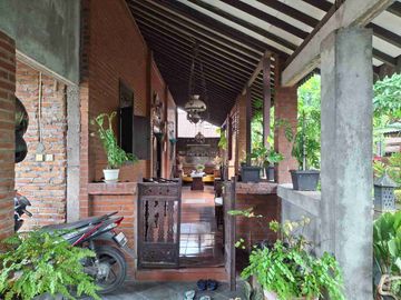 RUMAH BESAR TANAH LUAS DEKAT PINTU TOL JOGJA