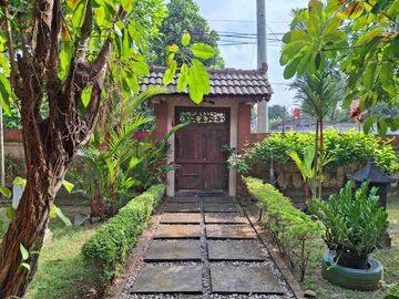 RUMAH BESAR TANAH LUAS DEKAT PINTU TOL JOGJA